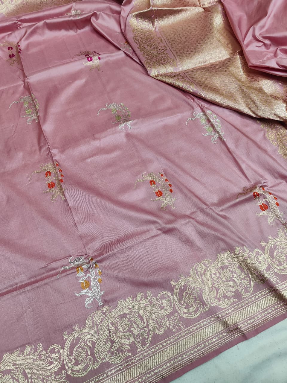 Pure Katan Silk Kadhwa Buta Handloom Banarasi Saree