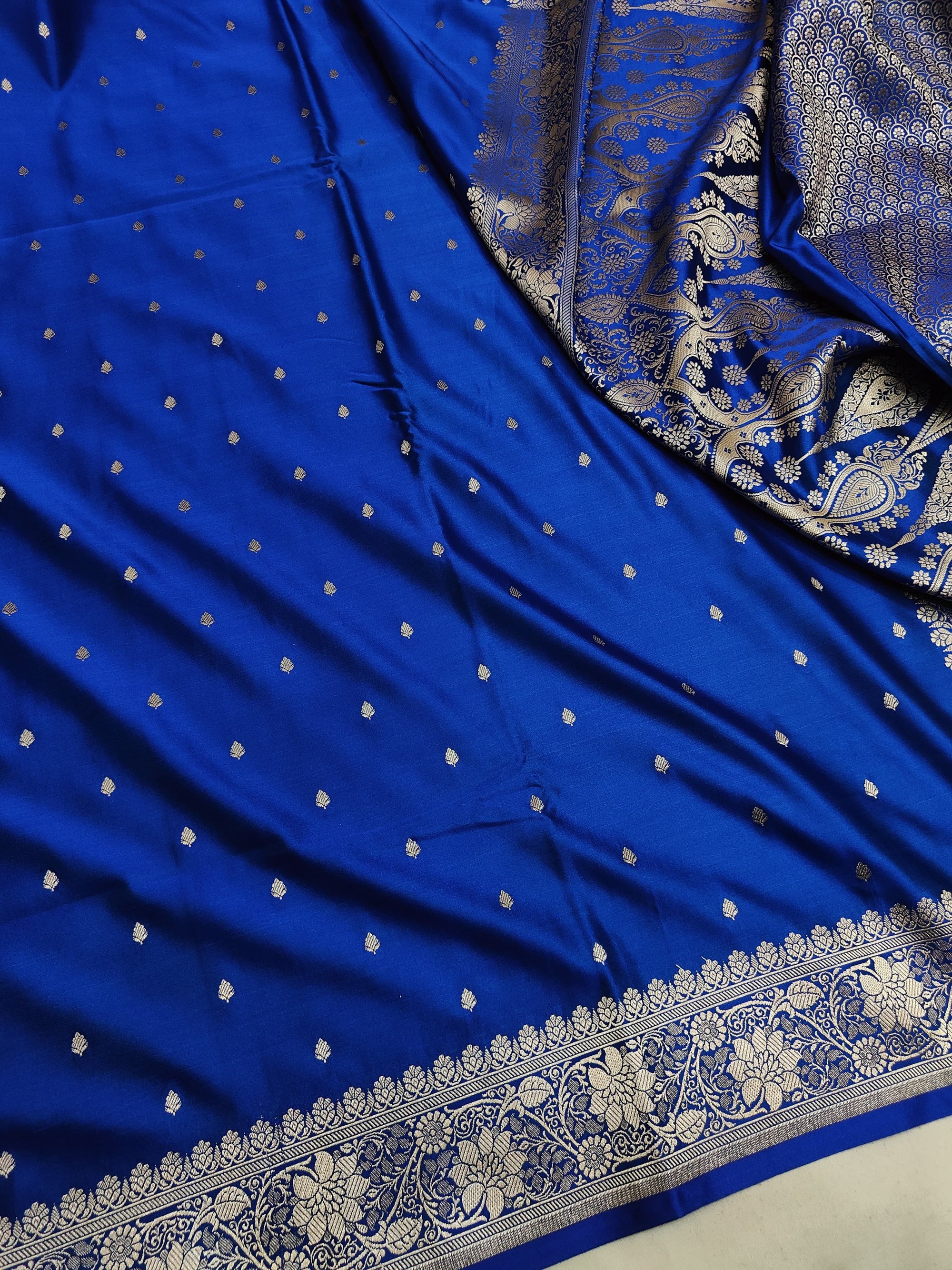 Mashroo Silk Banarasi Saree with gold zari work
