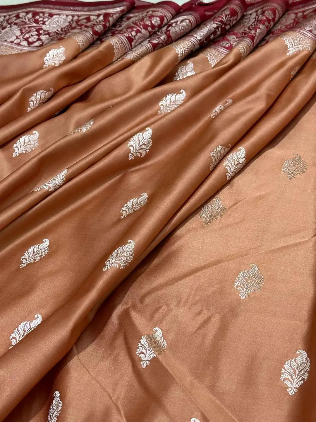 Brown & Maroon Contrast Mashru Silk Banarasi Zari Border Brocade Aanchal Saree