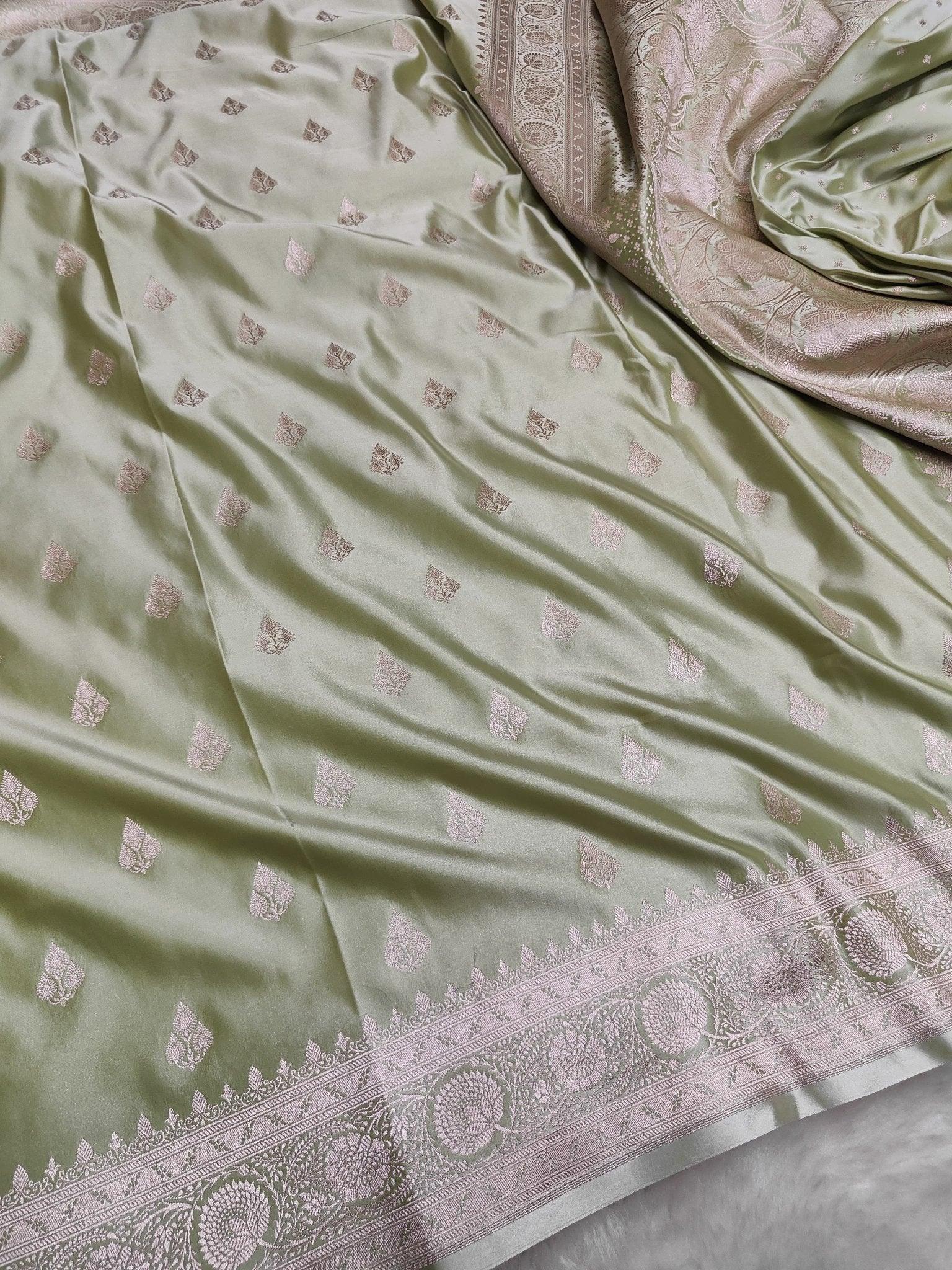 Mashroo Silk Banarasi Saree with gold zari work - Katan Banaras