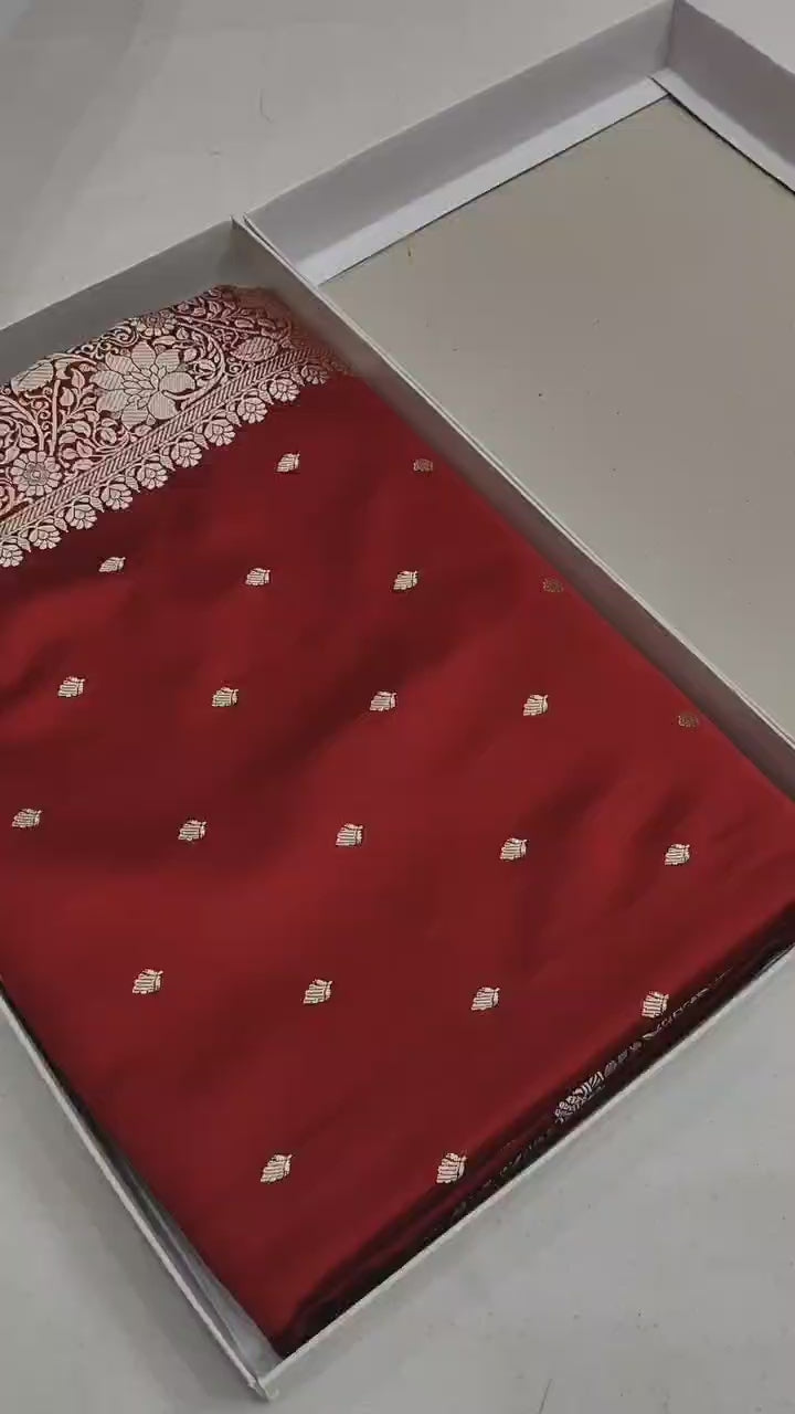 Mashroo Silk Banarasi Saree with gold zari work
