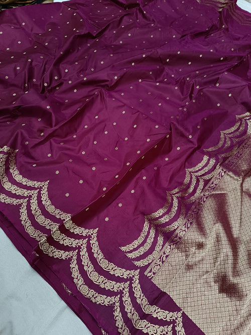 Banarasi Handloom Silk Kaduwa Weaving Saree – With Elegant Scallop Border & Interlock Detailing