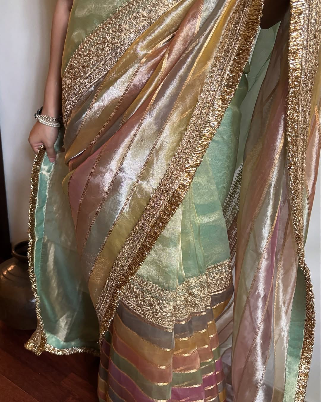 Banarasi Handloom Silk Kaduwa Weaving Saree – With Elegant Scallop Border & Interlock Detailing
