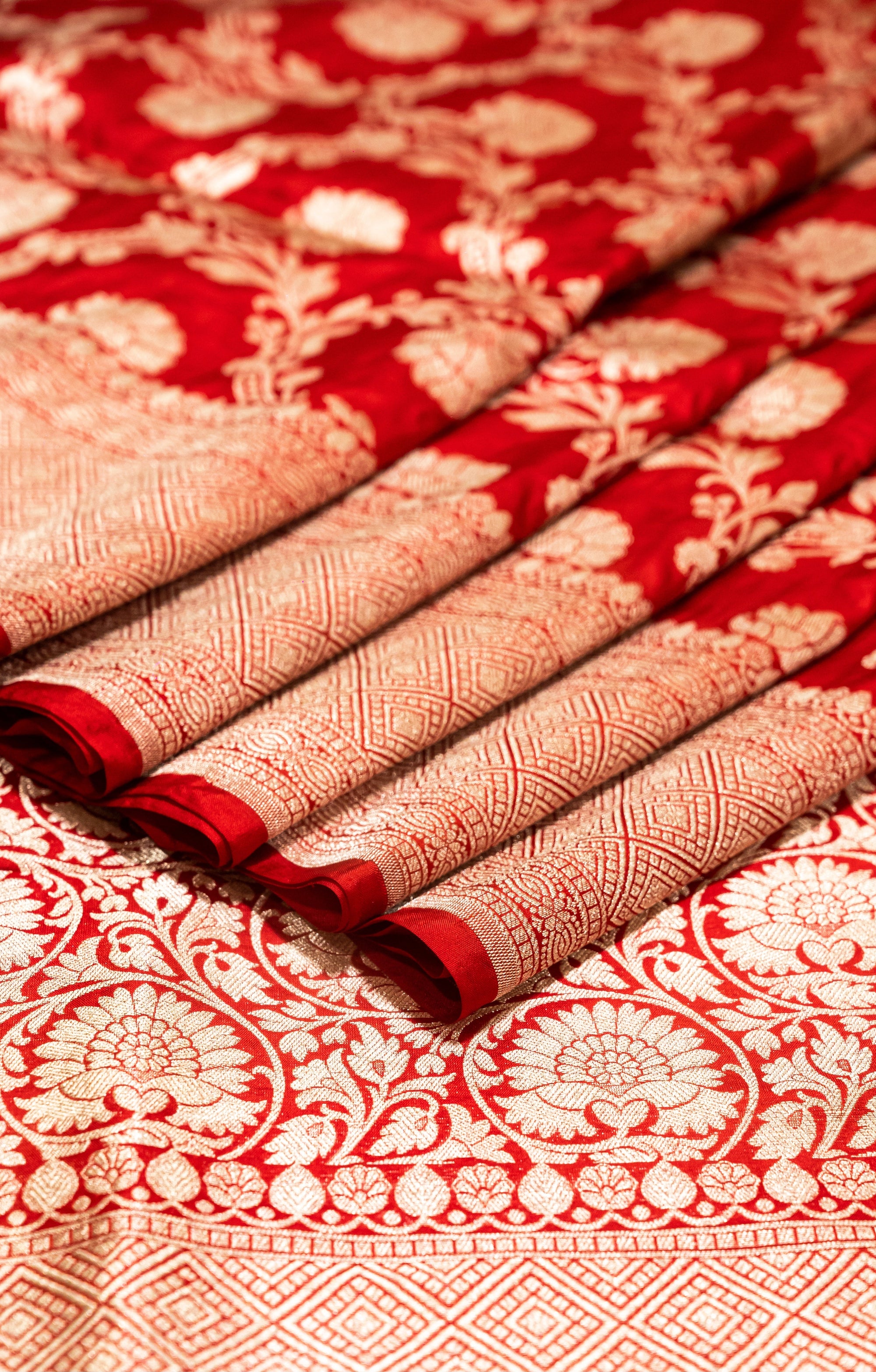 Red Uppada Jaal Pure Katan Silk Banarasi Handwoven Saree