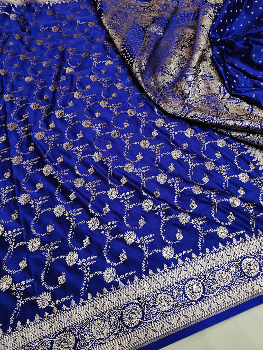 Mashroo Silk Banarasi Saree with gold zari work