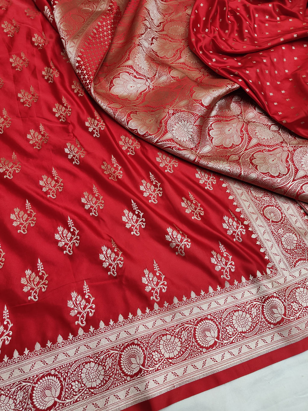 Mashroo Silk Banarasi Saree with gold zari work