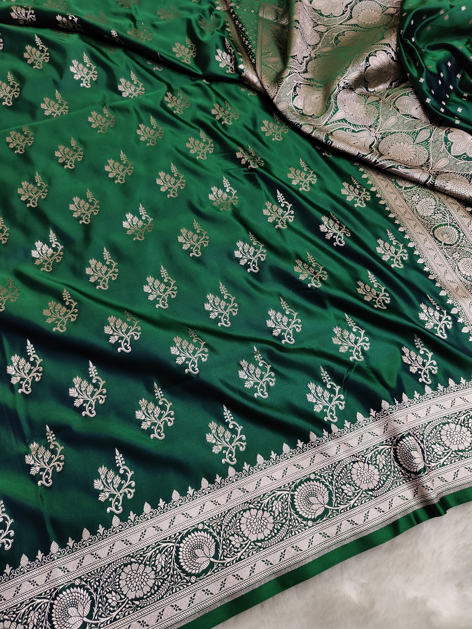 Mashroo Silk Banarasi Saree with gold zari work