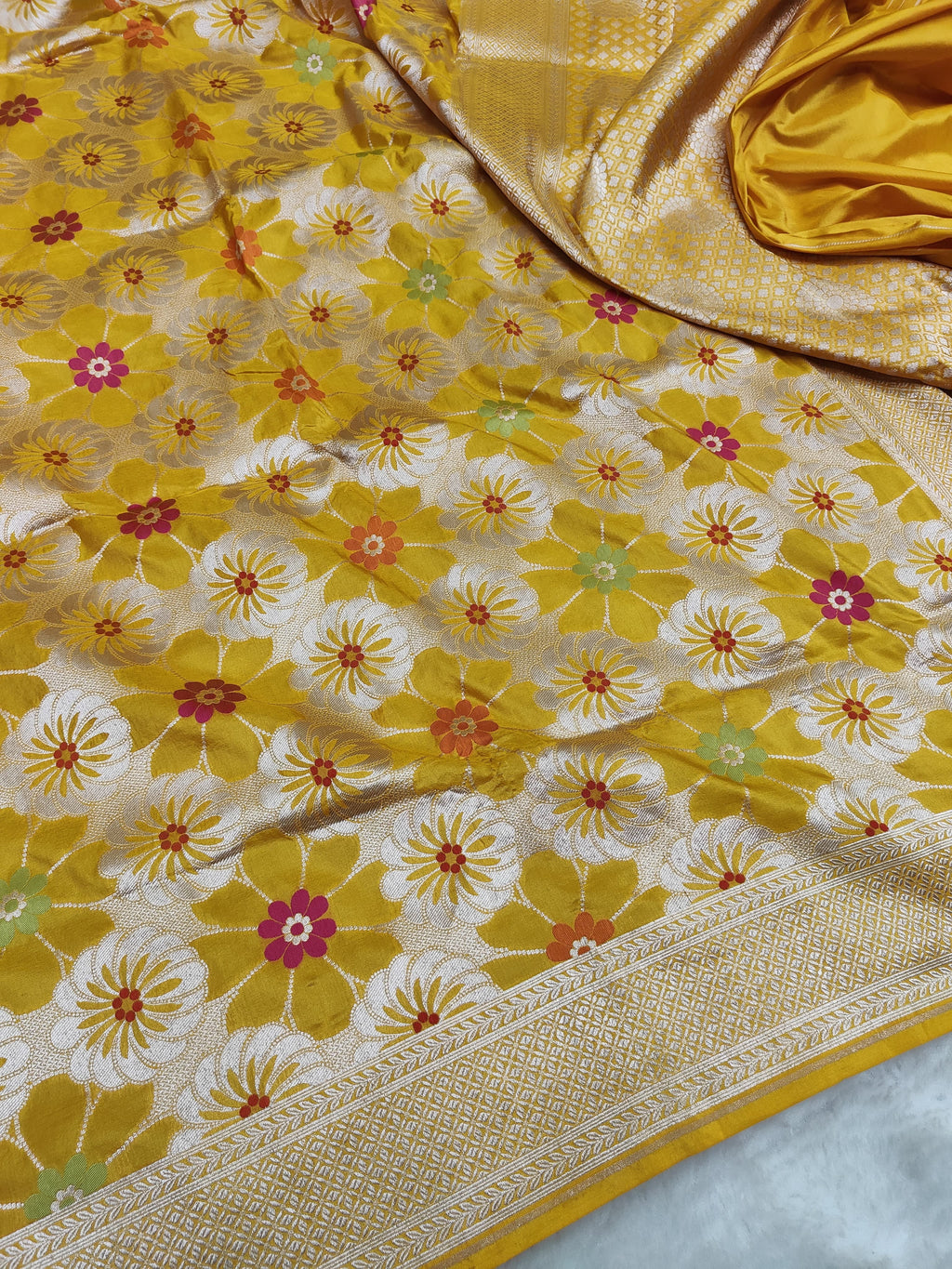 Pure Katan Silk Tilfi Minakari Banarasi Saree – Floral Brocade work