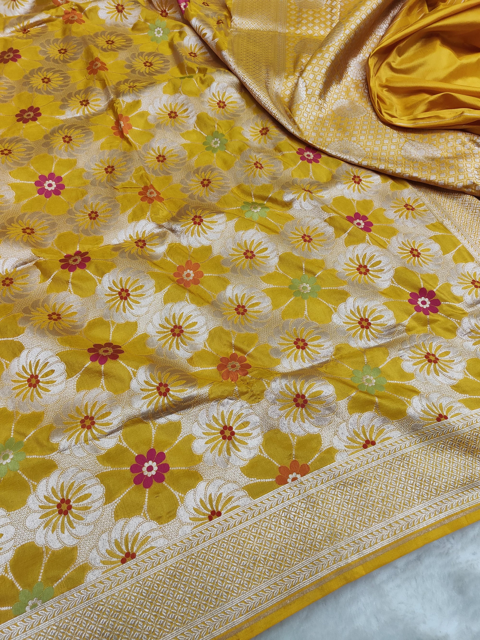 Pure Katan Silk Tilfi Minakari Banarasi Saree – Floral Brocade work