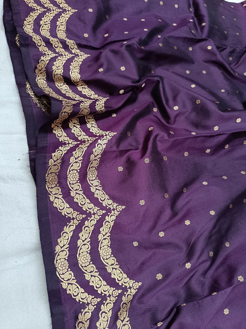 Banarasi Handloom Silk Kaduwa Weaving Saree – With Elegant Scallop Border & Interlock Detailing