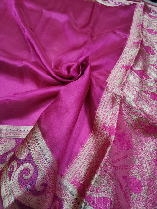 Banarasi Handloom Silk Kaduwa Weaving Saree – With Elegant Scallop Border & Interlock Detailing