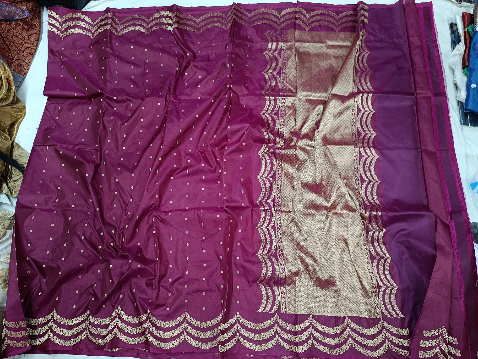 Banarasi Handloom Silk Kaduwa Weaving Saree – With Elegant Scallop Border & Interlock Detailing
