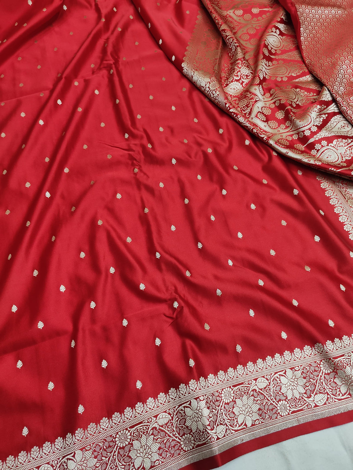 Mashroo Silk Banarasi Saree with gold zari work