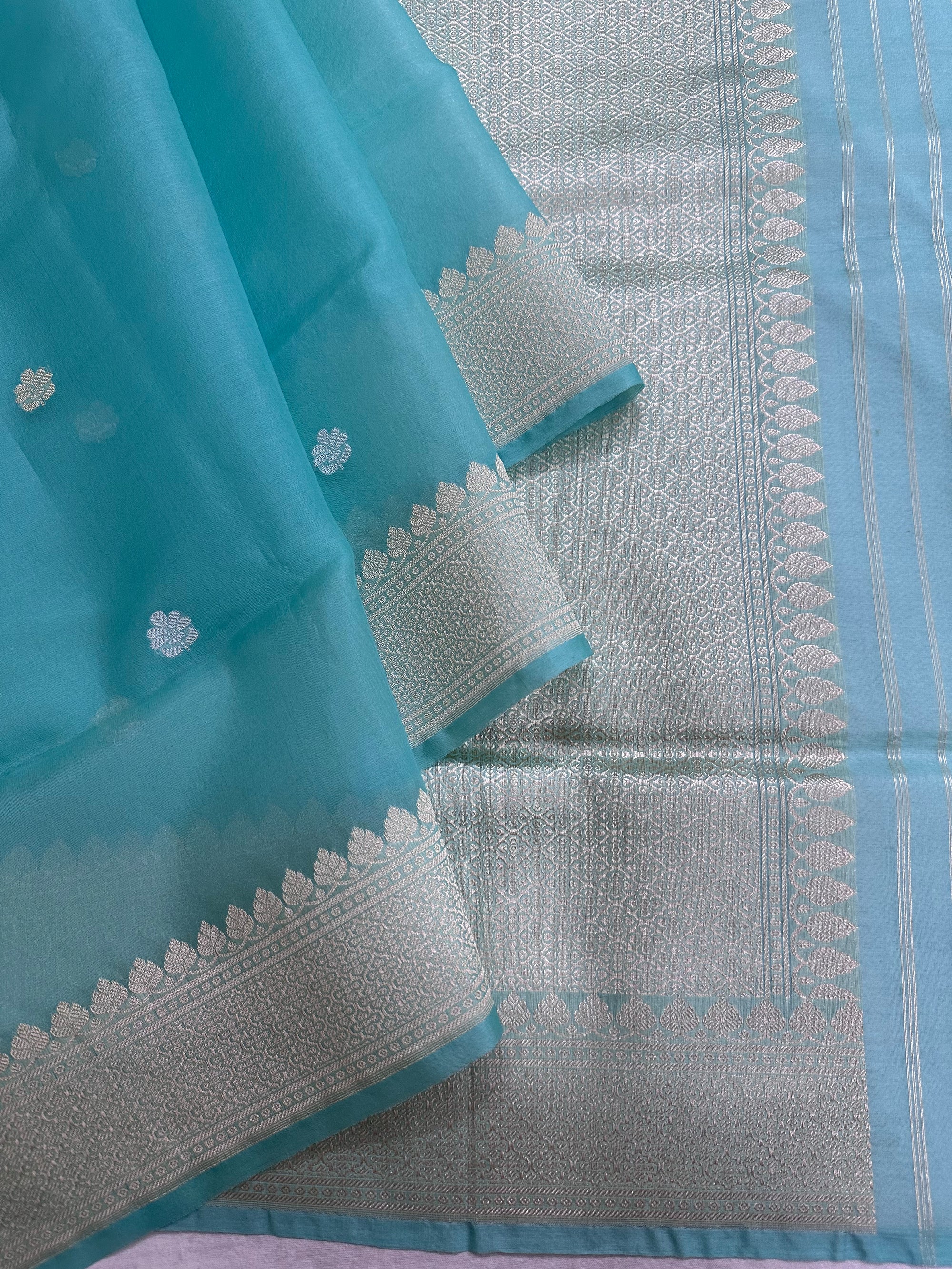 Pure Kora Silk Kadhwa Buta Handloom Saree