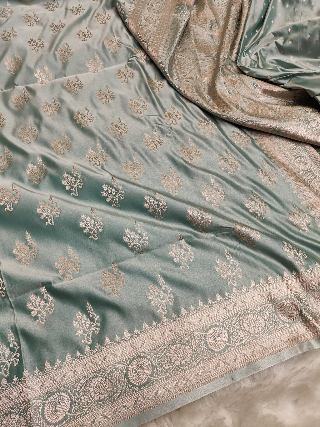 Mashroo Silk Banarasi Saree with gold zari work