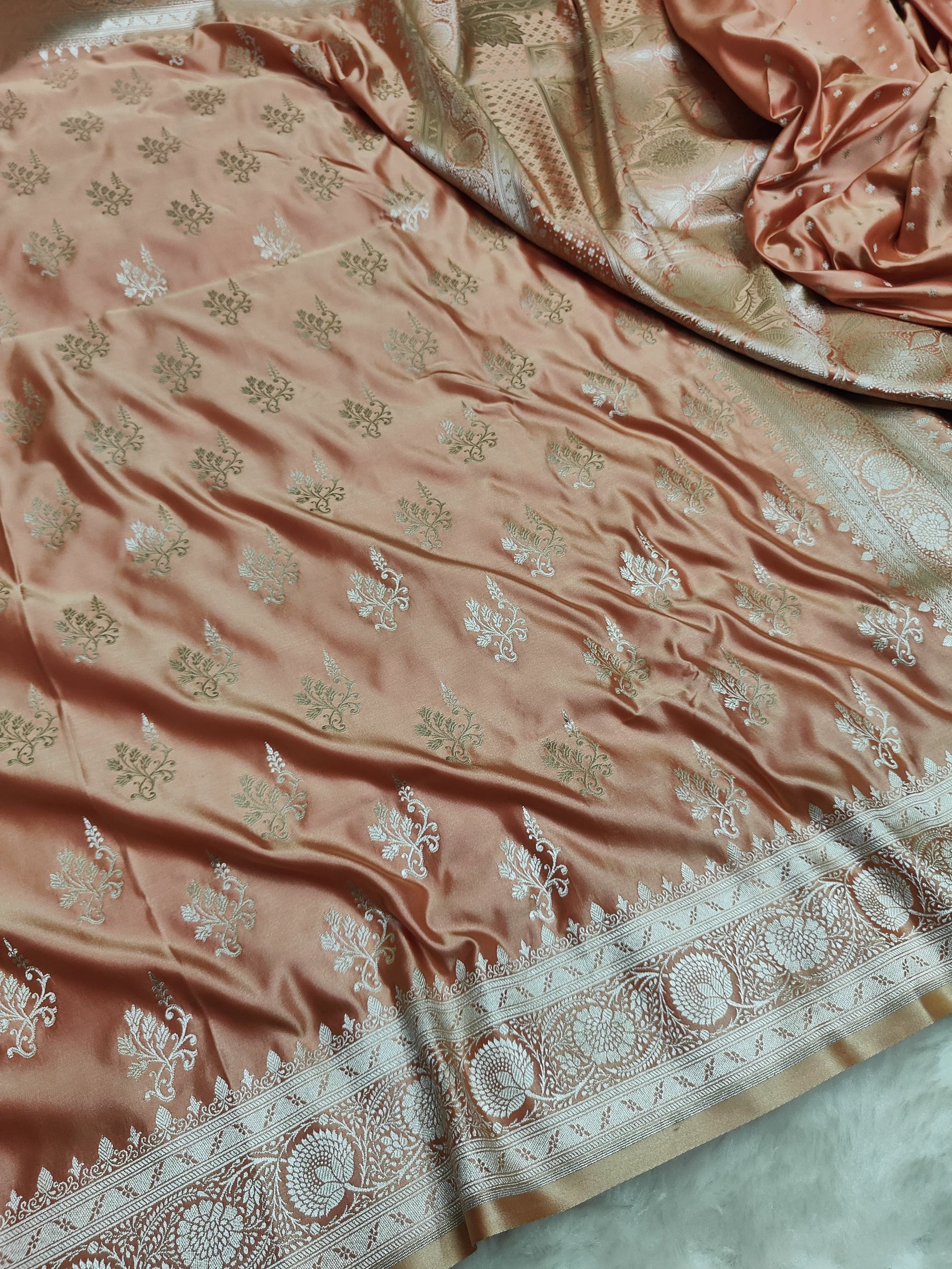 Mashroo Silk Banarasi Saree with gold zari work