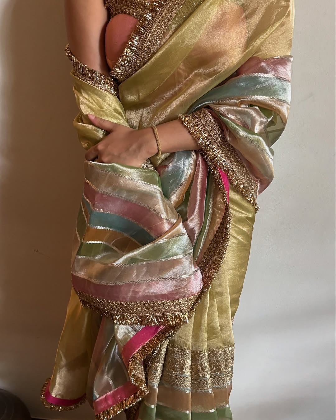 Banarasi Handloom Silk Kaduwa Weaving Saree – With Elegant Scallop Border & Interlock Detailing