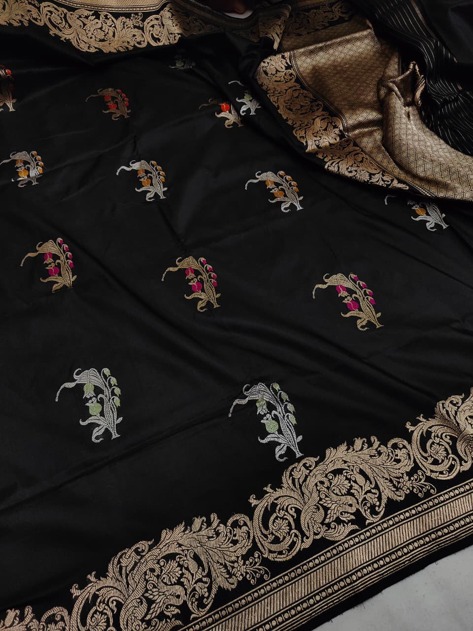 Pure Katan Silk Kadhwa Buta Handloom Banarasi Saree in Black | Sona Rupa Zari & Tilfi Minakari