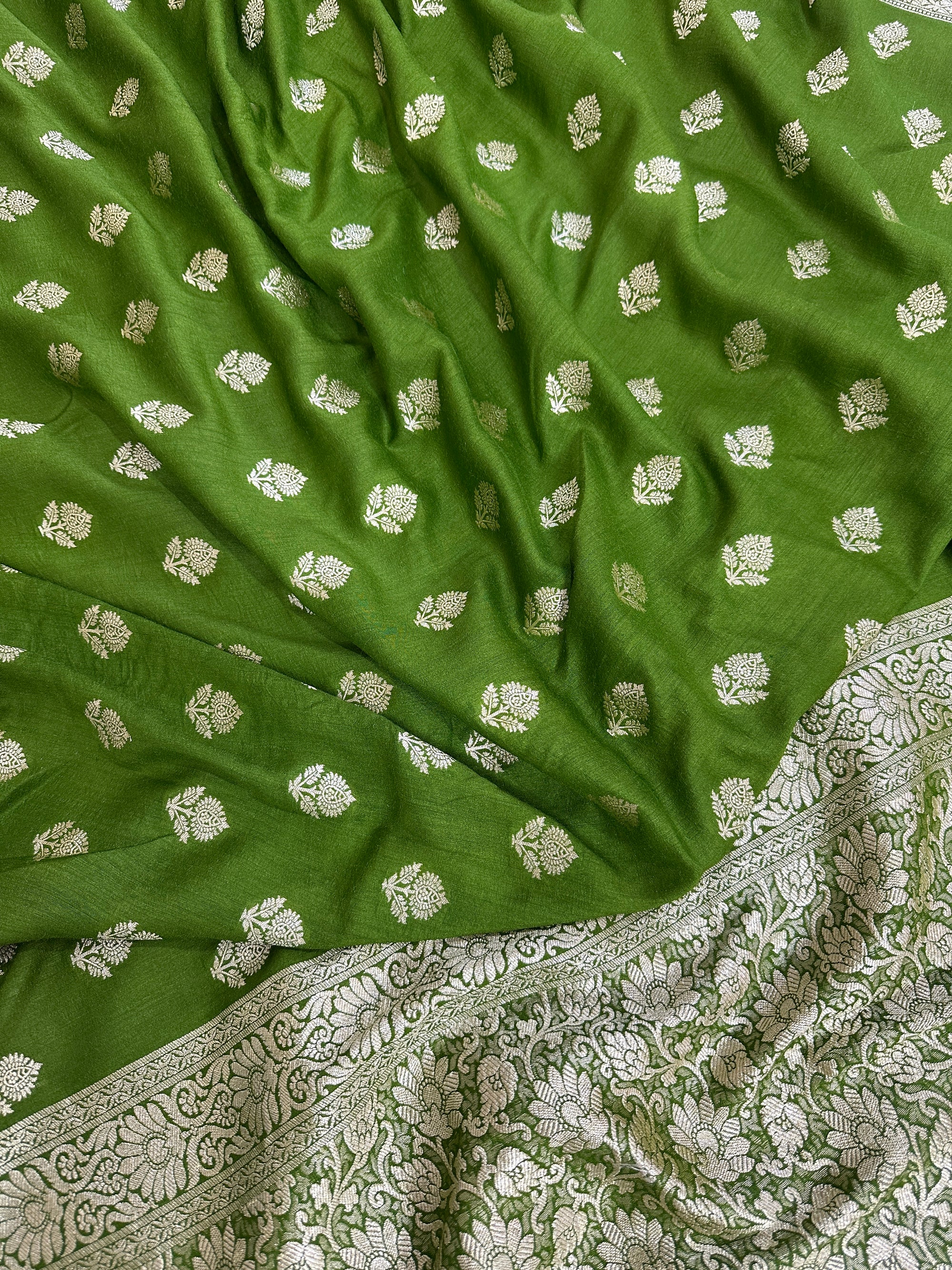 Pure Moonga Silk Banarasi Saree – Handwoven Elegance from Varanasi | Katan Banaras