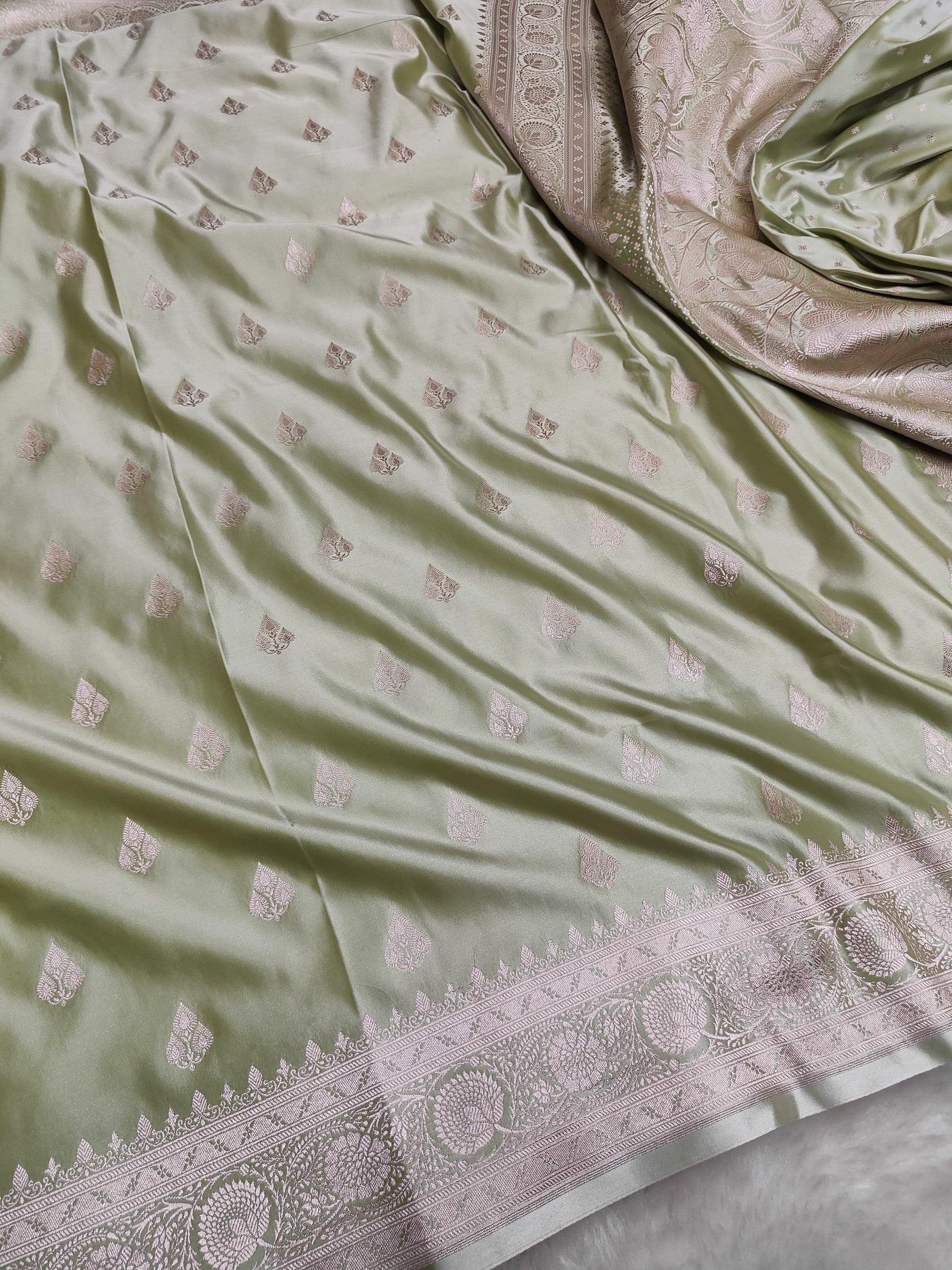 Mashroo Silk Banarasi Saree with gold zari work