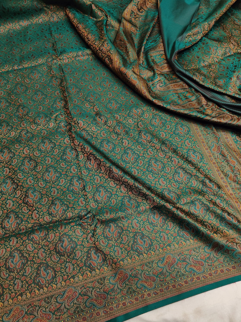Mashroo Tanchui Silk Banarasi Saree with Meenakari Weave