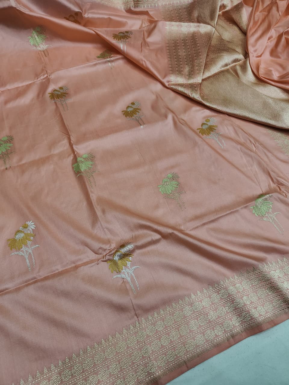 Pure Katan Silk Kadhwa Buta Banarasi Saree | Sona Rupa Zari & Tilfi Minakari | Peach