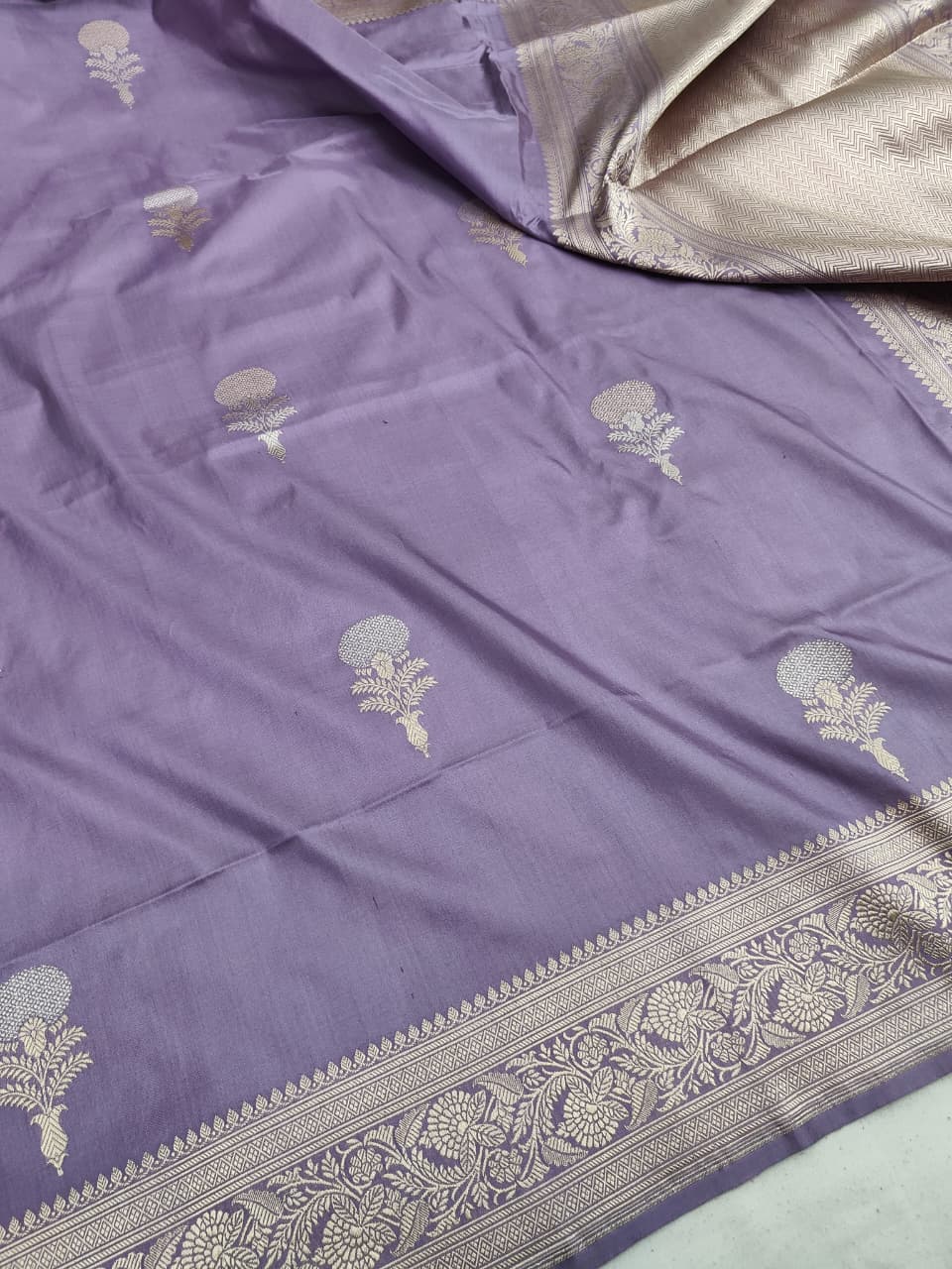 Pure Katan Silk Kadhwa Buta Banarasi Saree in Lavender – Sona Rupa Zari