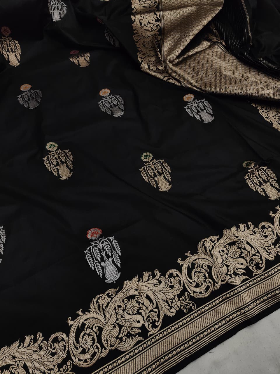 Pure Katan Silk Kadhwa Buta Banarasi Saree | Sona Rupa Zari & Tilfi Minakari | Black