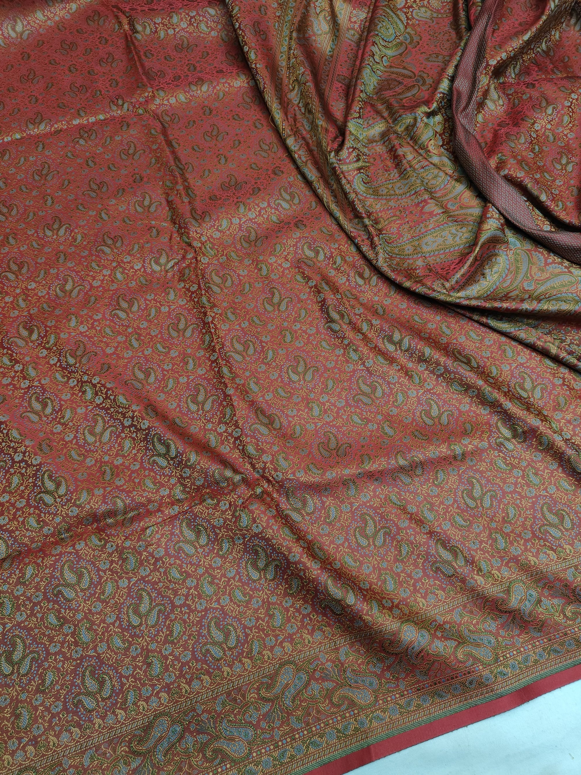 Mashroo Tanchui Silk Banarasi Saree with Meenakari Weave