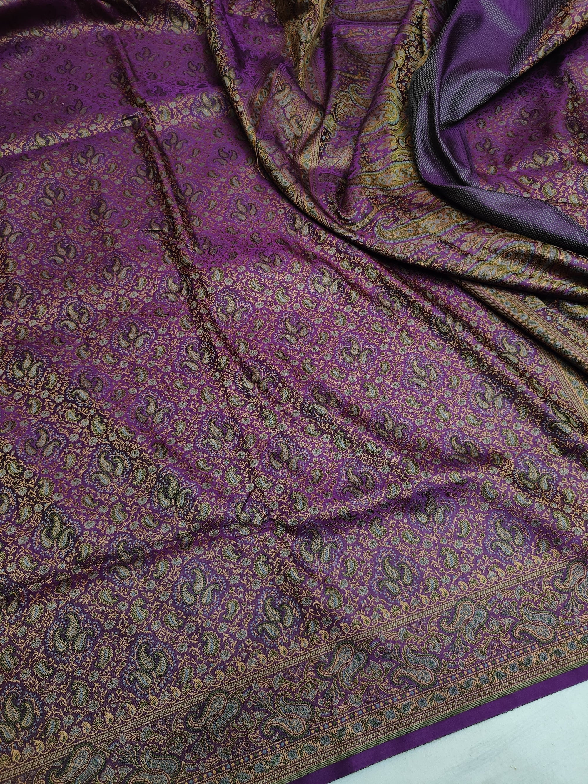 Mashroo Tanchui Silk Banarasi Saree with Meenakari Weave