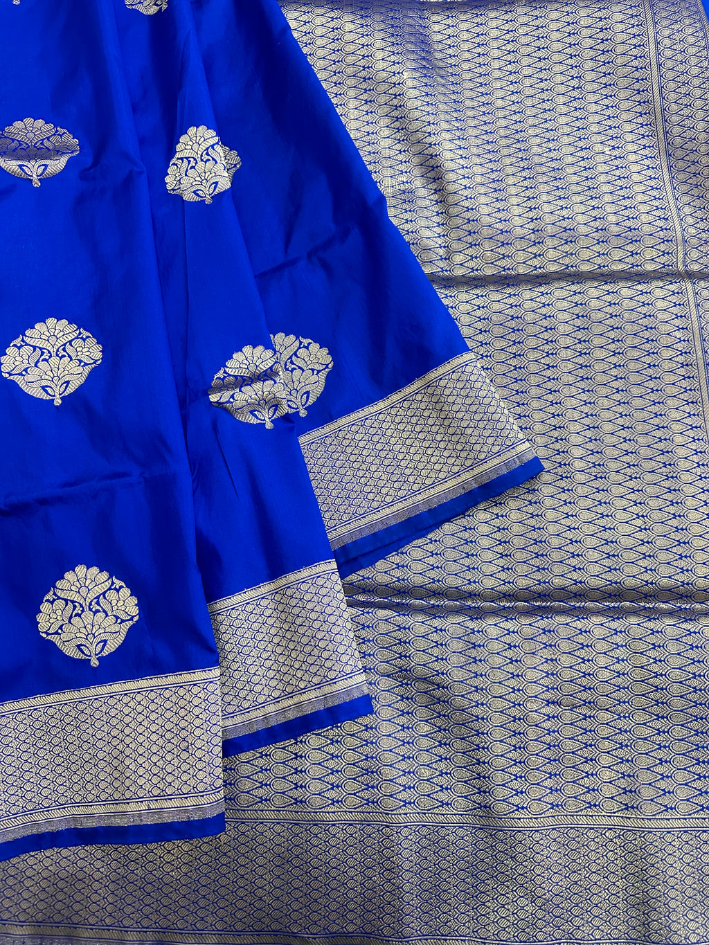 Royal Blue Pure Katan Silk Banarasi Kadhwa Buta Handloom Ektara Weaved Saree with Tested Zari