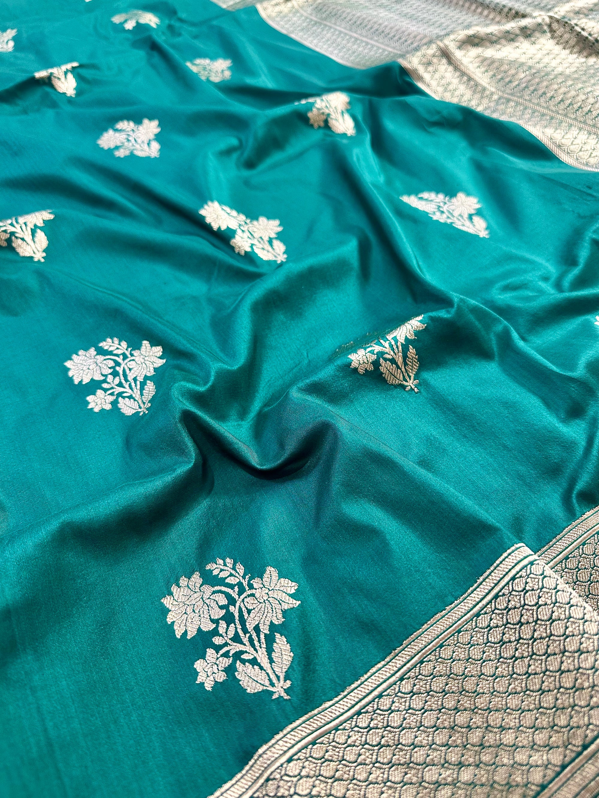 Teal Green Pure Katan Silk Banarasi Kadhwa Buta Handloom Ektara Weaved Saree