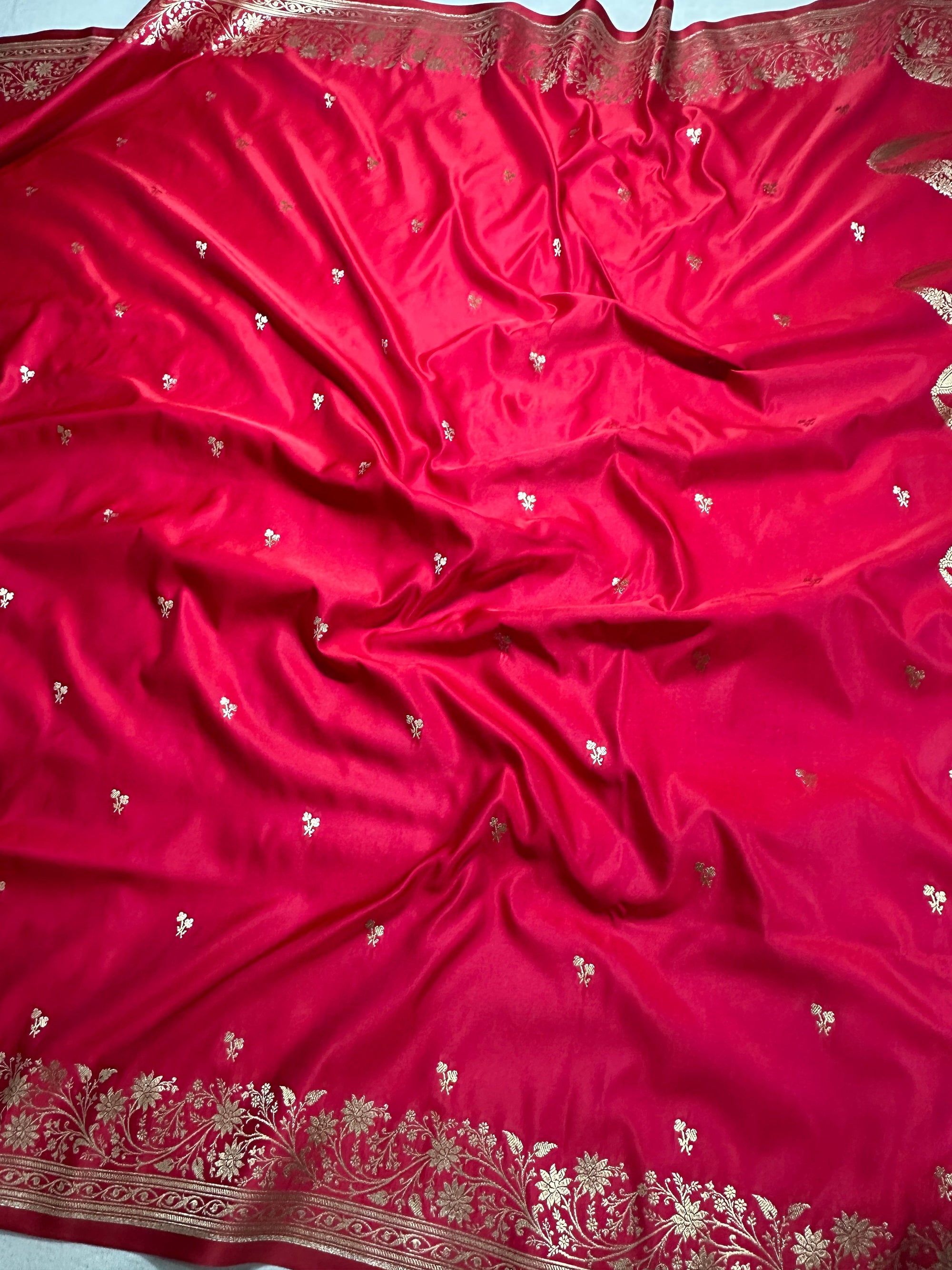 Rani Mashru Silk Zari Open Border Carry Aanchal Booti Saree