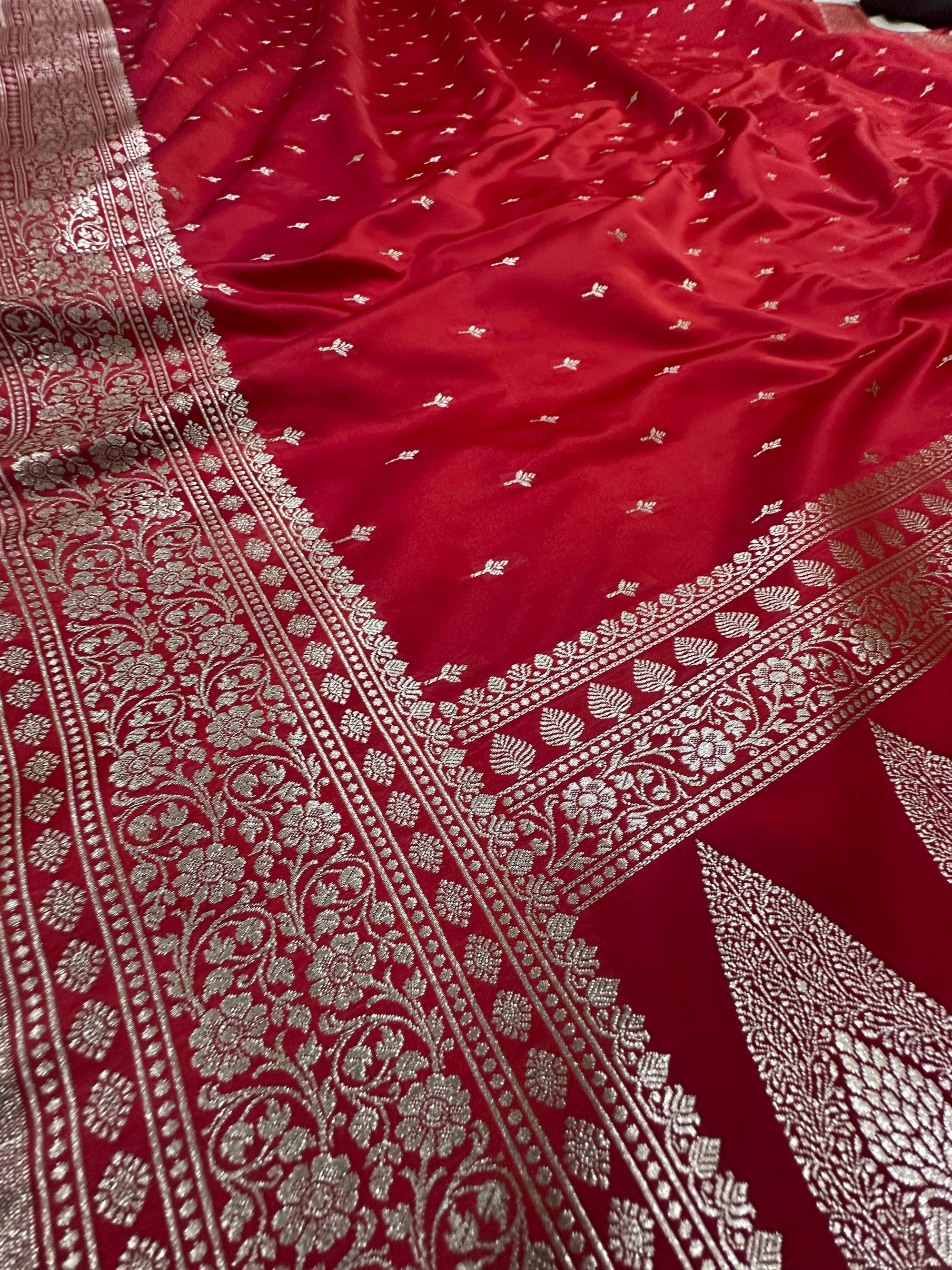 Red Mashru Silk Zari Banarasi Border Aanchal Boota Booti Saree