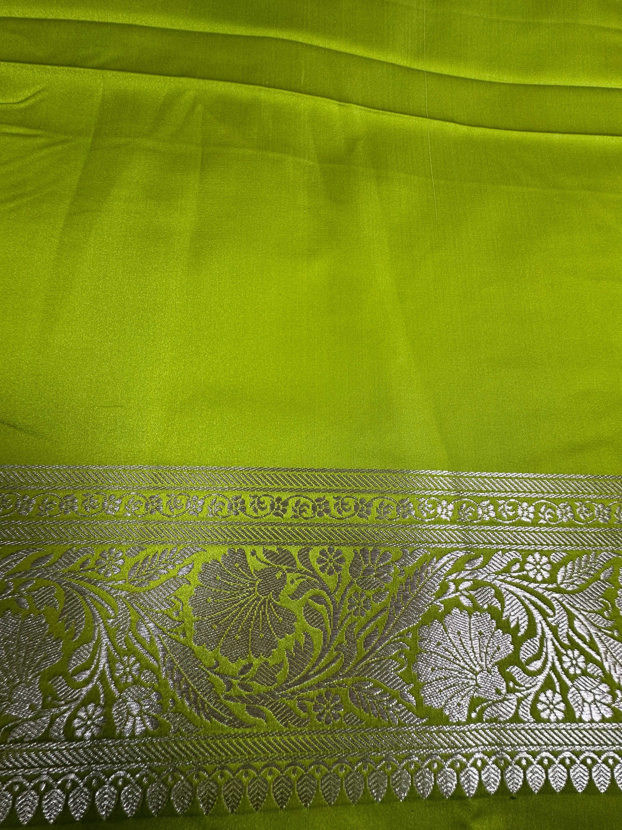 Mehndi Green Mashru Silk Tanchhoi Banarasi Zari Border Brocade Aanchal Saree