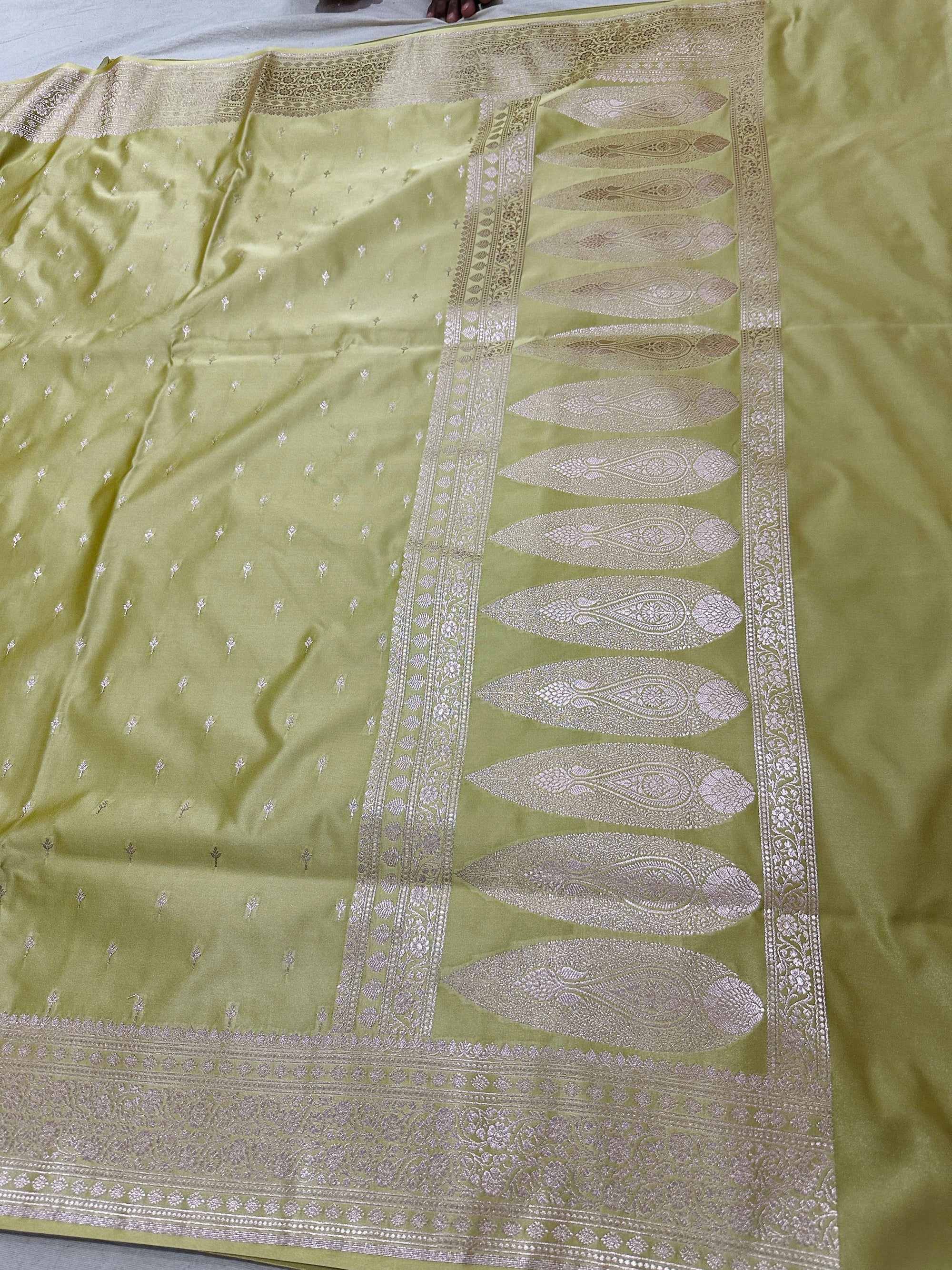 Pista Green Mashru Silk Zari Banarasi Border Aanchal Boota Booti Saree
