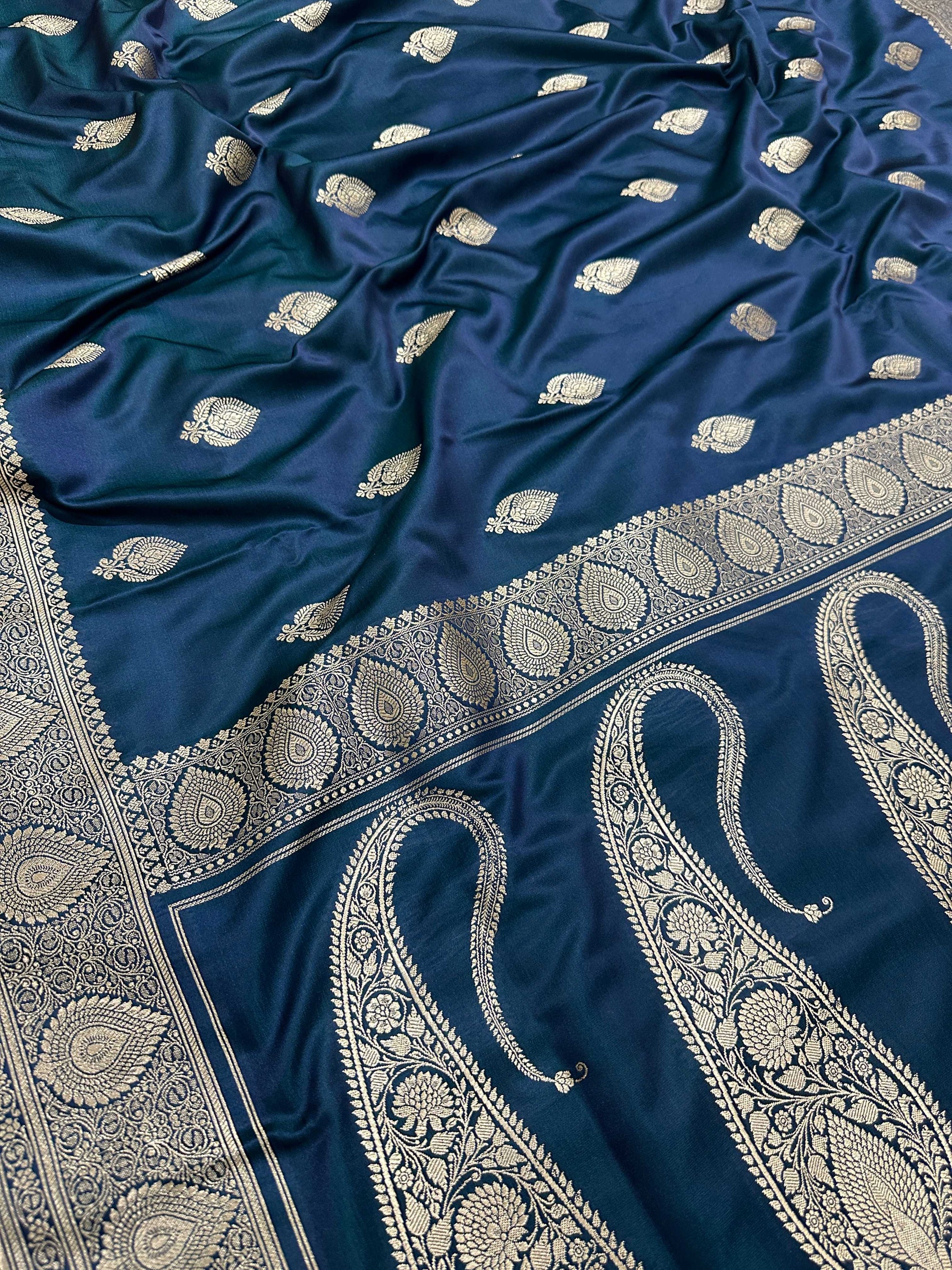 Royal Peach Blue Mashru Silk Banarasi Zari Border Carry Aanchal Booti Saree