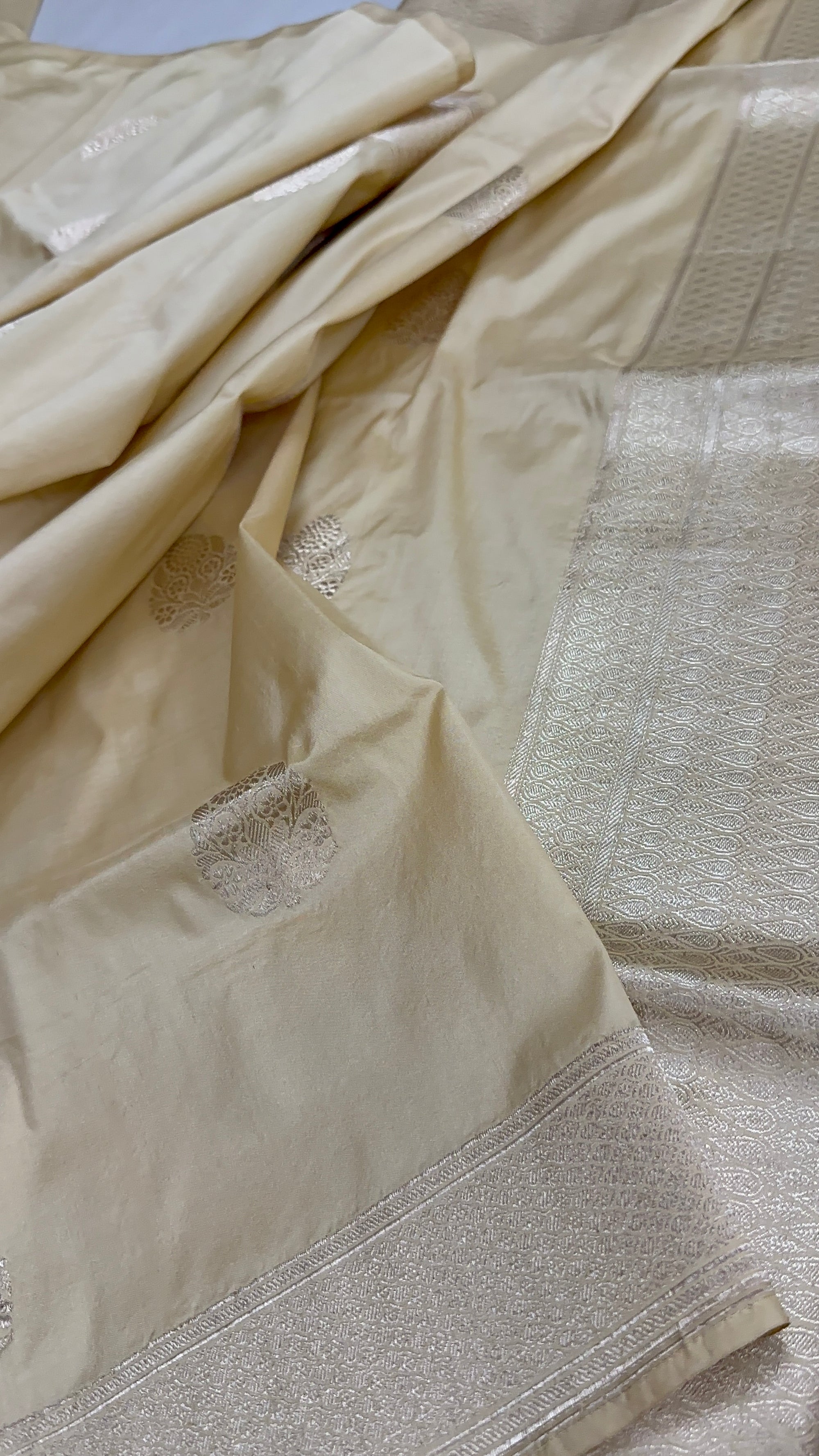 Pure Katan Silk Kadhwa Buta Handloom Saree