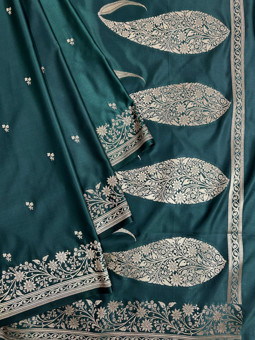 Emerald Green Mashru Silk Zari Open Border Carry Aanchal Booti Saree