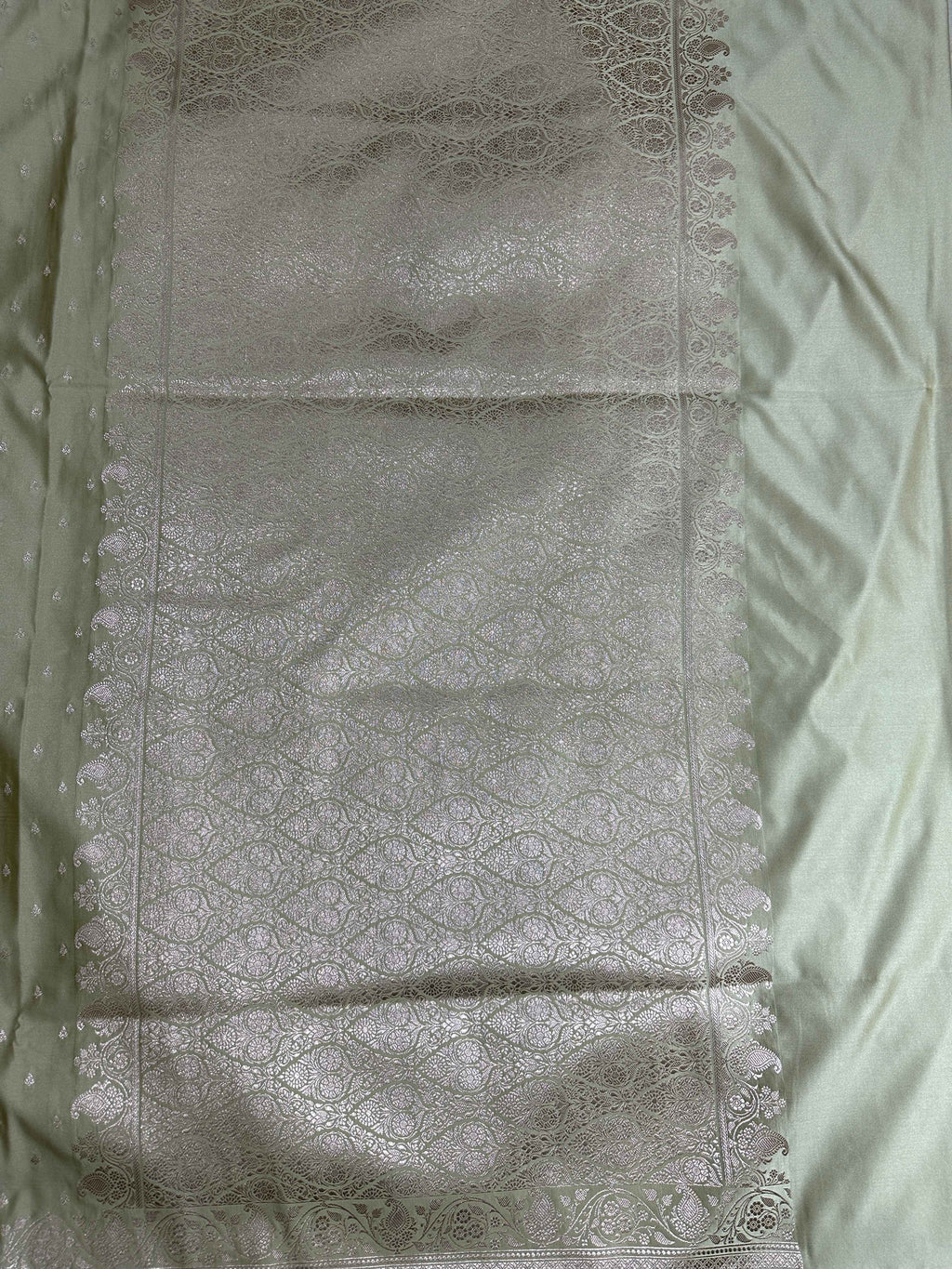 Off White Mashru Silk Banarasi Zari Border Brocad Aanchal Booti Saree