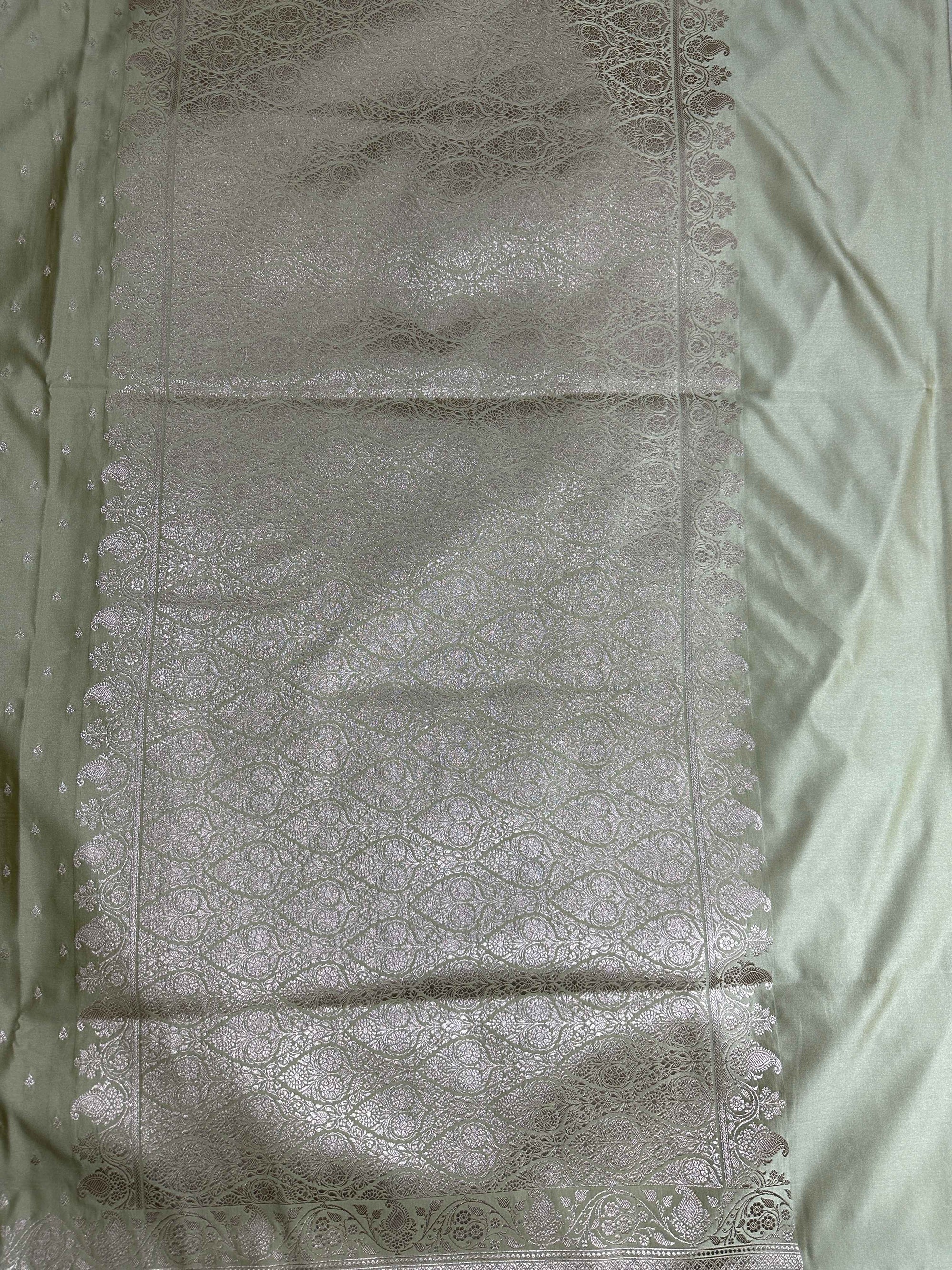 Off White Mashru Silk Banarasi Zari Border Brocad Aanchal Booti Saree