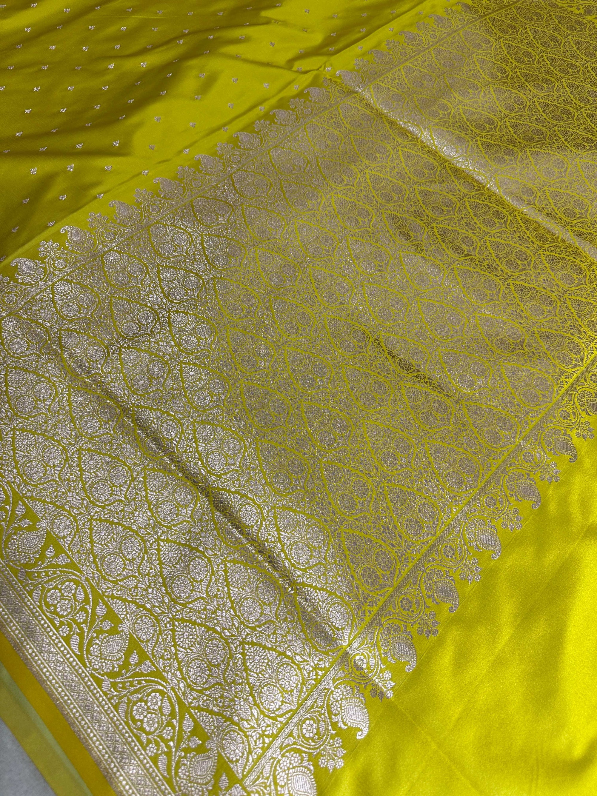 Lemon Mashru Silk Banarasi Zari Border Brocad Aanchal Booti Saree