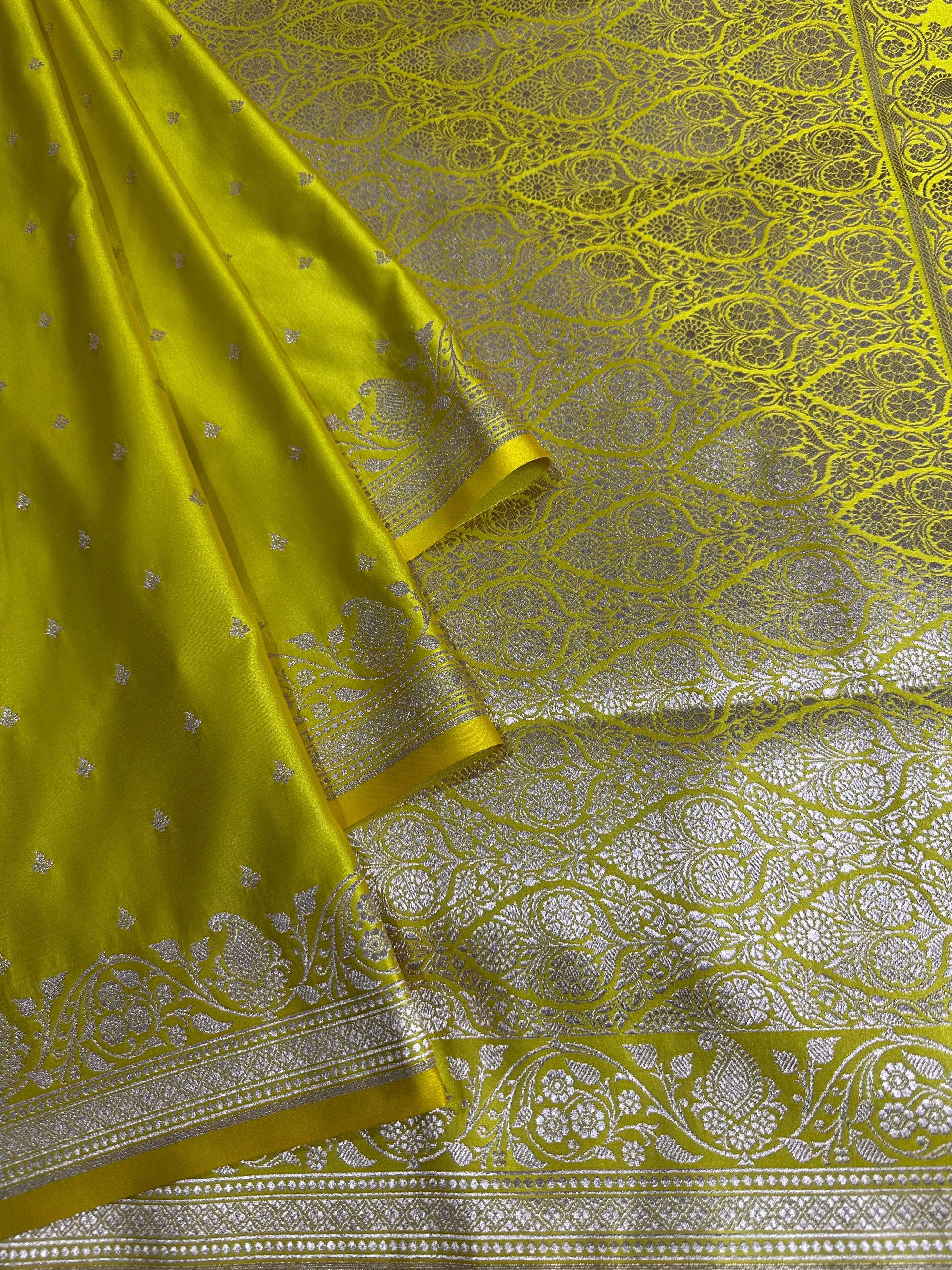 Lemon Mashru Silk Banarasi Zari Border Brocad Aanchal Booti Saree