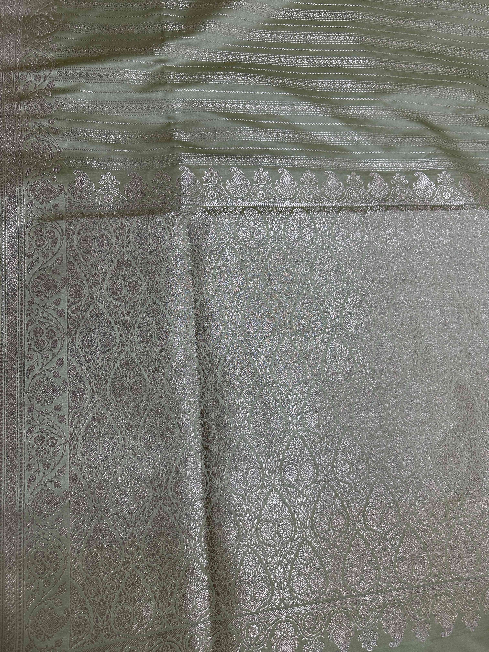 Off White Silk Vertical Stripe Design Zari Border Brocade Aanchal Saree