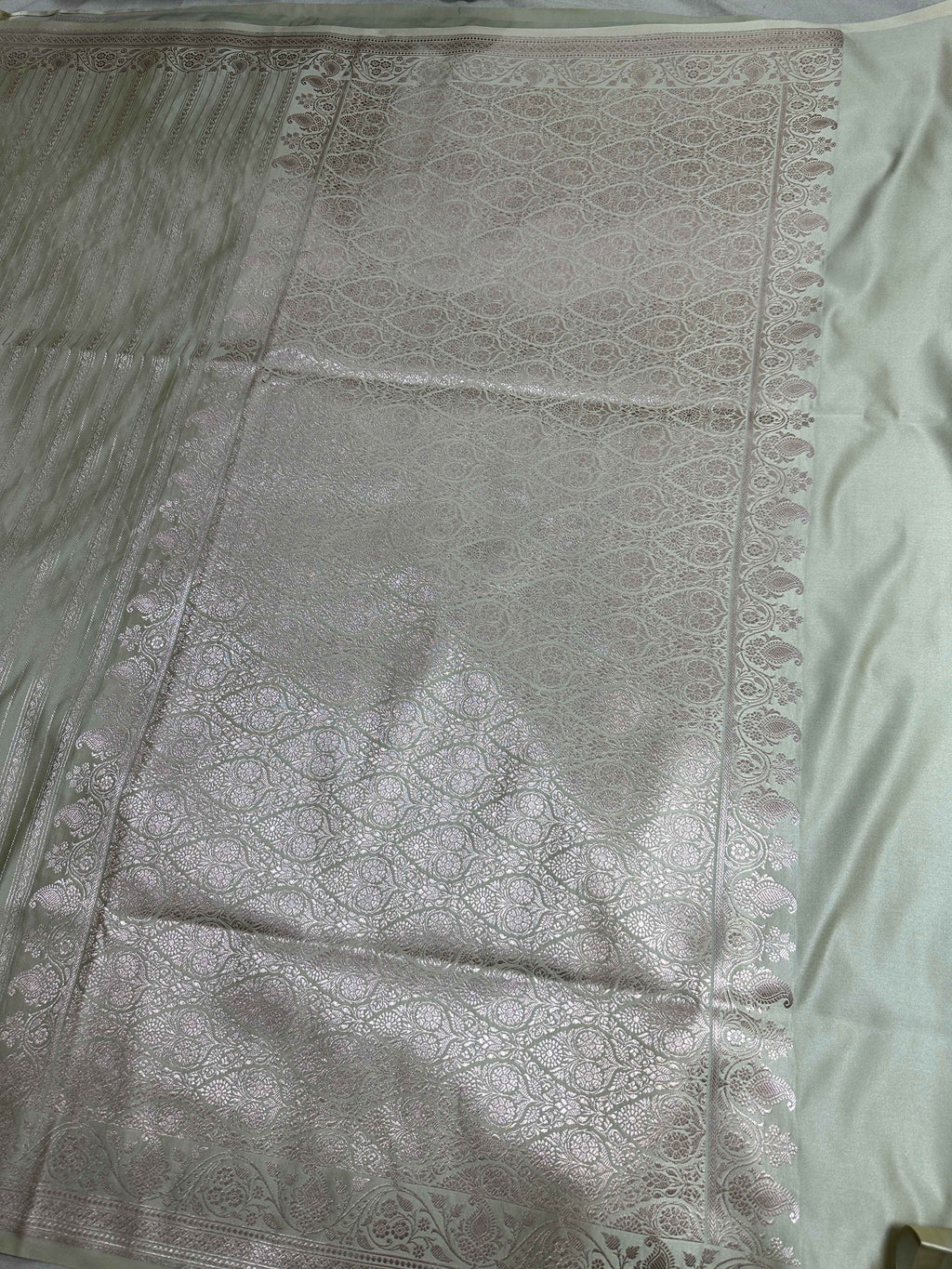 Off White Silk Vertical Stripe Design Zari Border Brocade Aanchal Saree