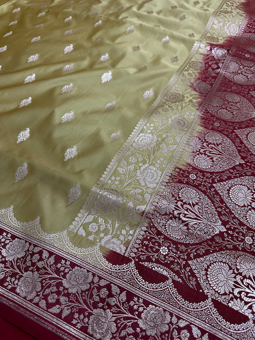 Pista & Red Contrast Mashru Silk Banarasi Zari Border Brocade Aanchal Saree