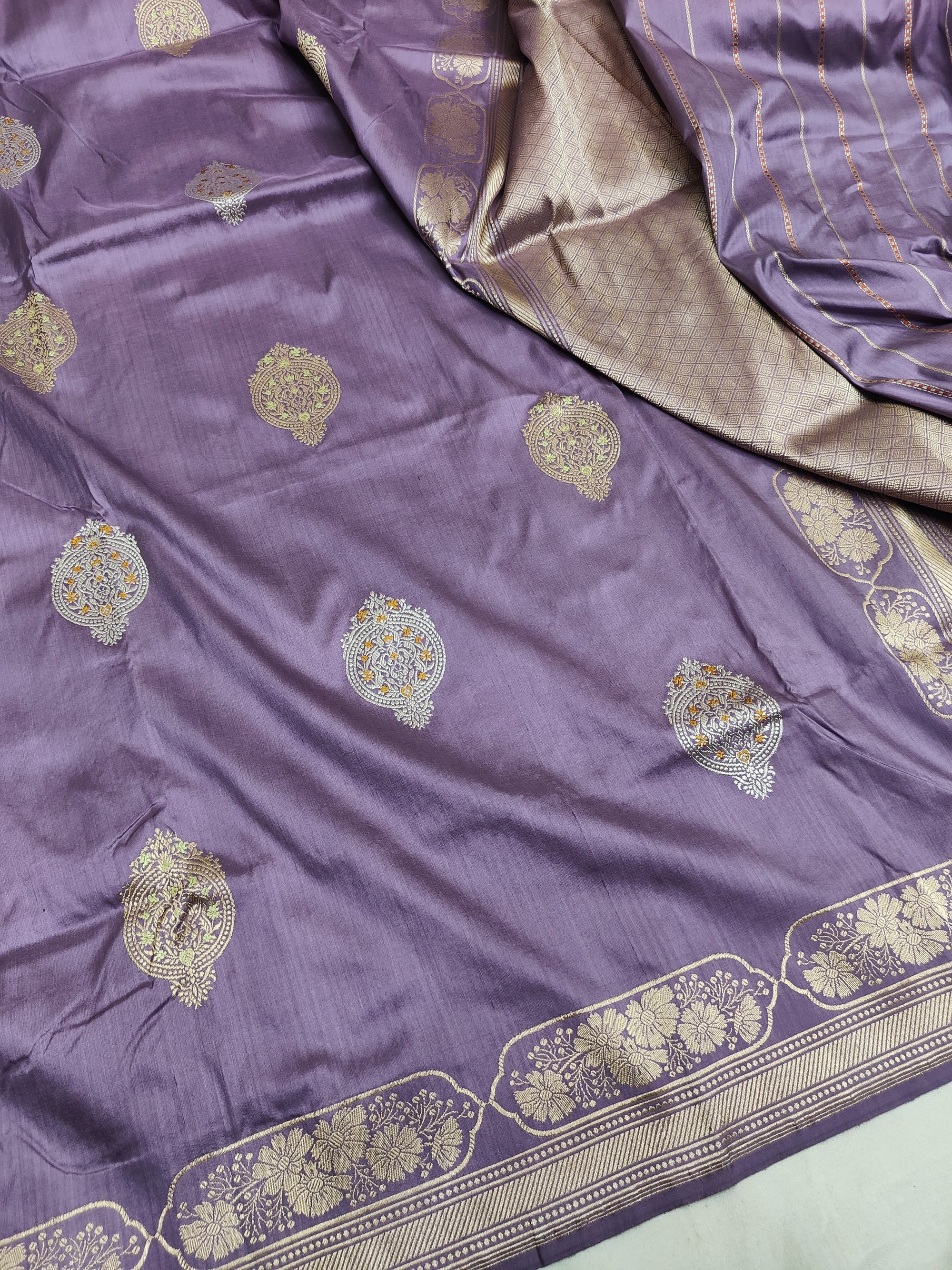 Pure Katan Silk Kadhwa Buta Banarasi Saree | Sona Rupa Zari | Lavender