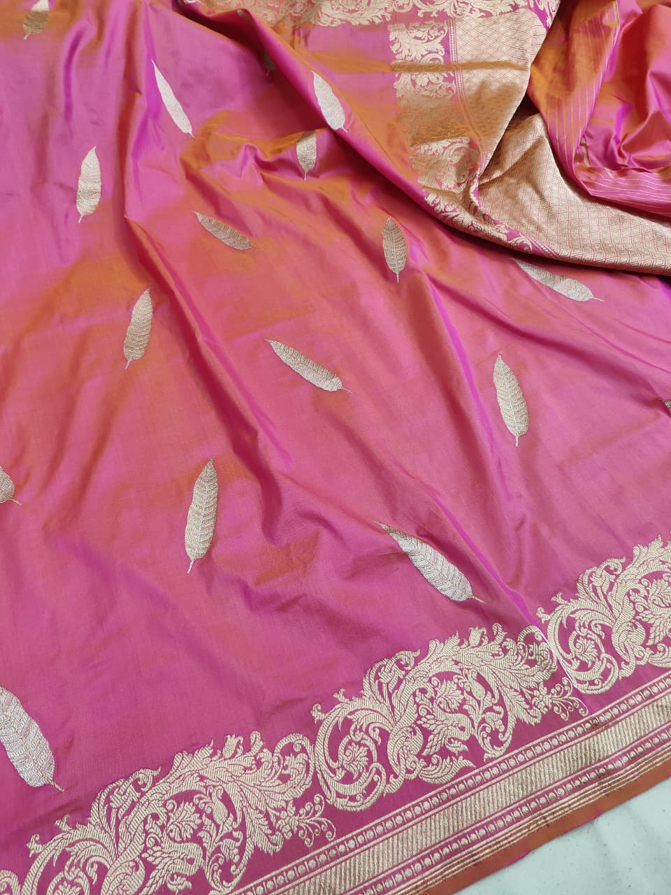 Pure Katan Silk Kadhwa Buta Banarasi Saree – Pink | Gold Zari | Pink