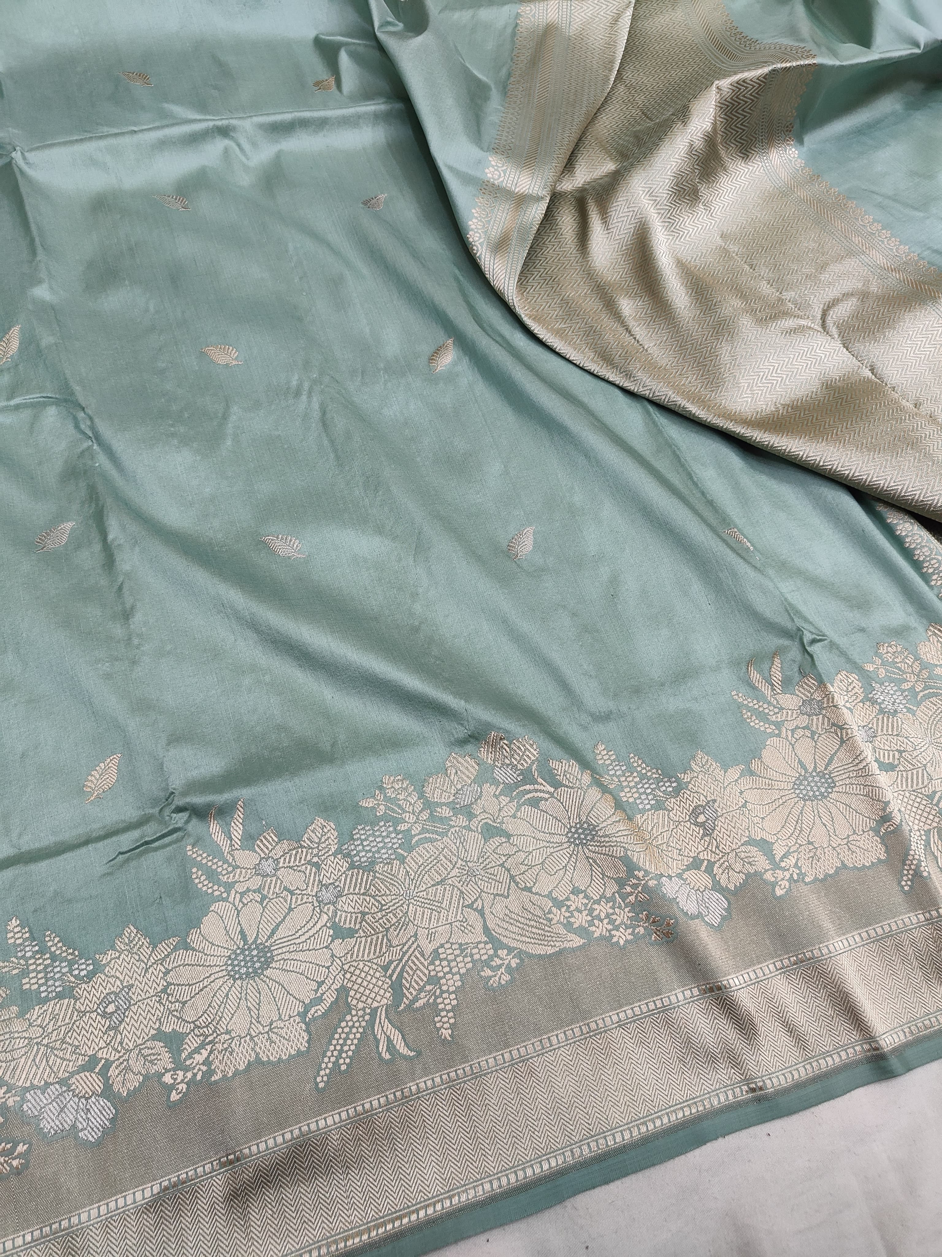 Pure Katan Silk Kadhwa Buta Handloom Banarasi Saree | Pastel Green