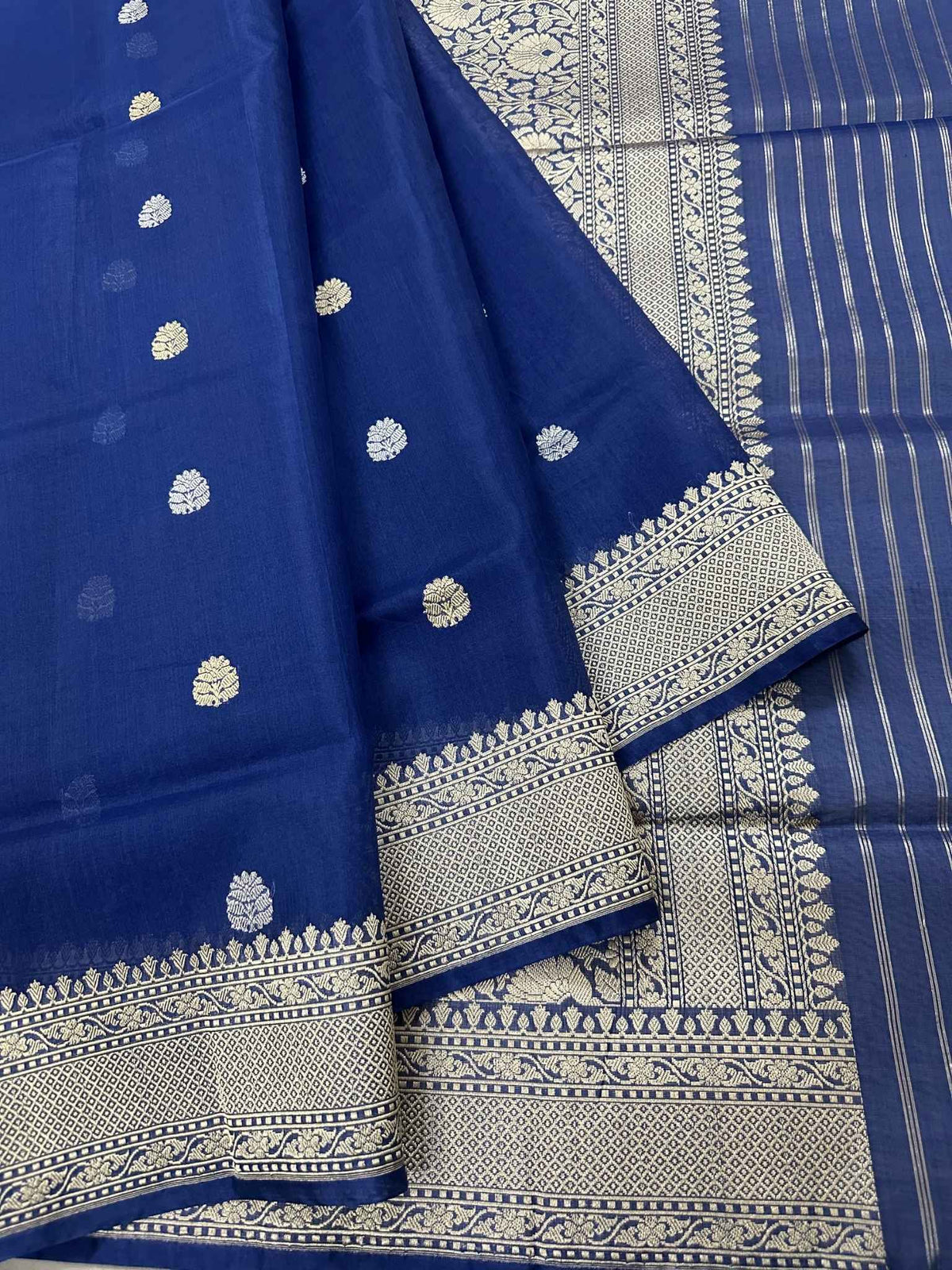 Pure Kora Silk Banarasi Saree – Traditional Handloom Zari Work | Festive & Bridal Wear